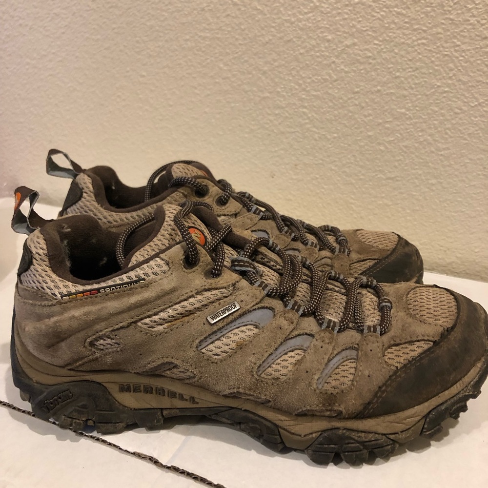 Merrell low top hiking shoes